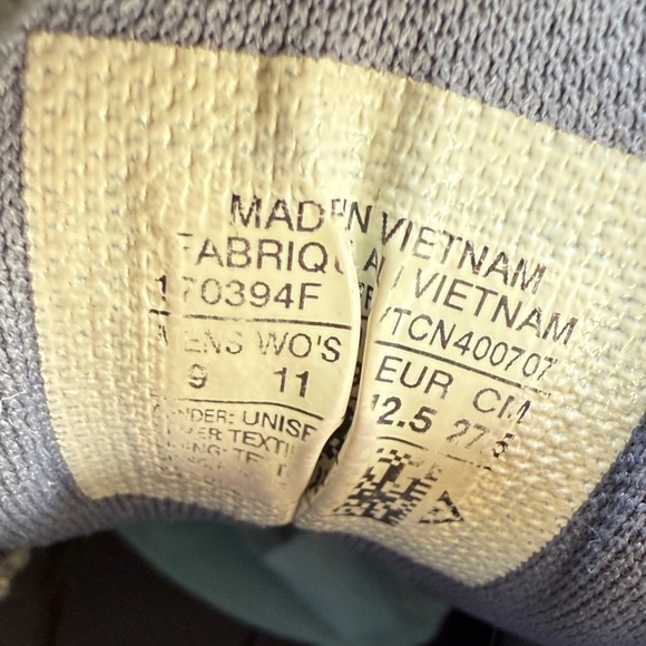 Converse UNISEX Chuck Taylor High-Top Sneakers Men Size 9 or Women Size 11 - Picture 6 of 8